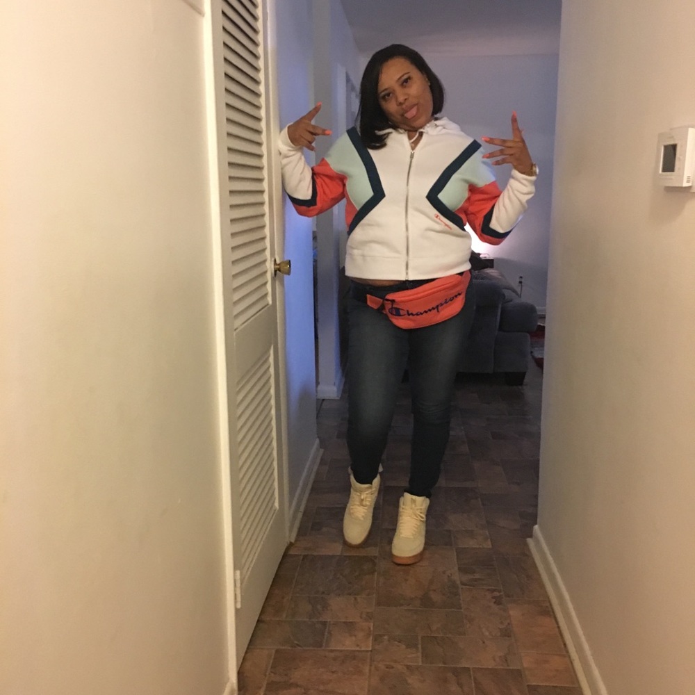 Meet your Posher, Crystal